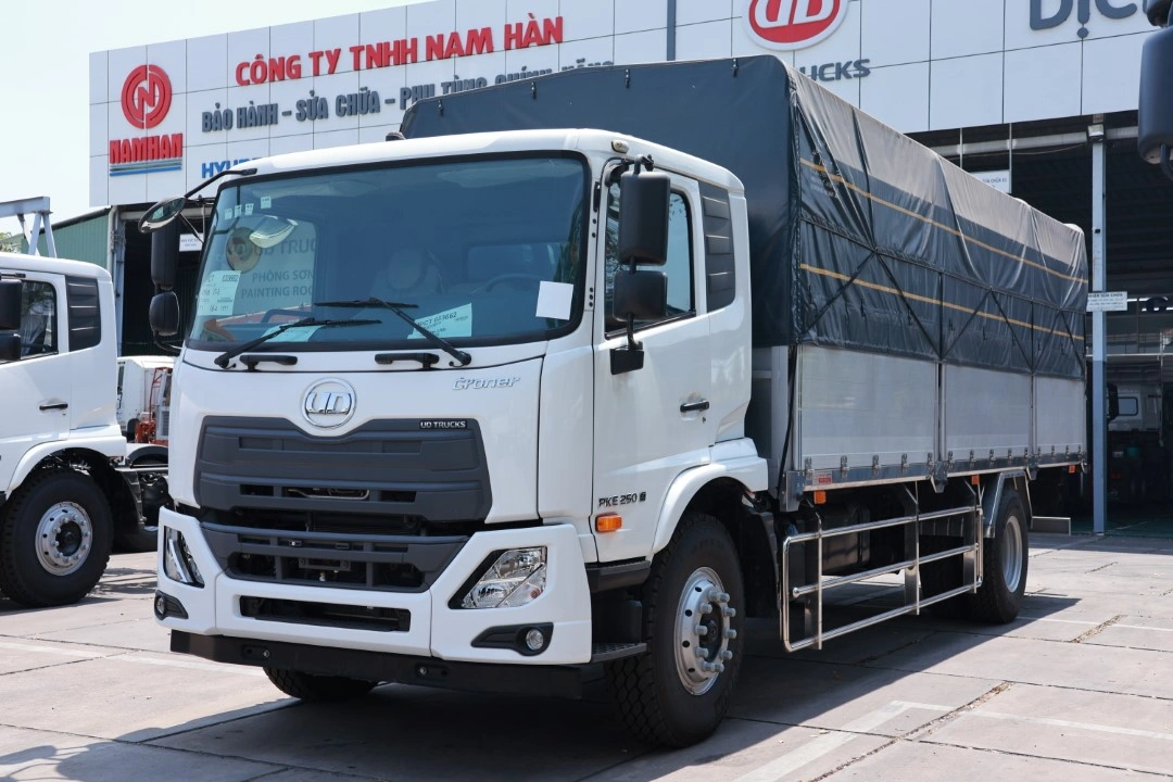 Xe tải 9 tấn - UD Croner 250Hp, Euro 5