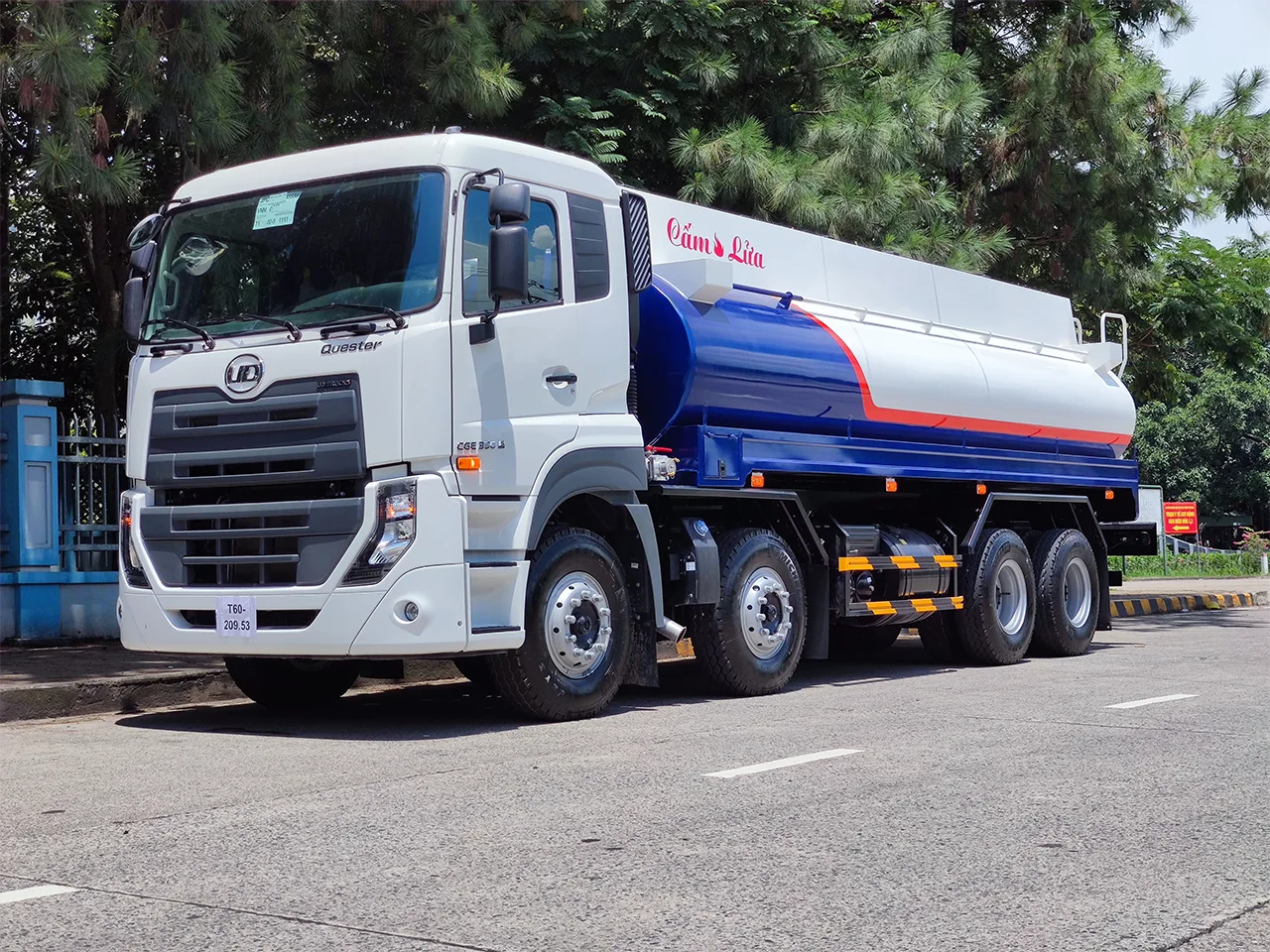 Xe TẢI 4 CHÂN UD TRUCKS QUESTER 350Hp